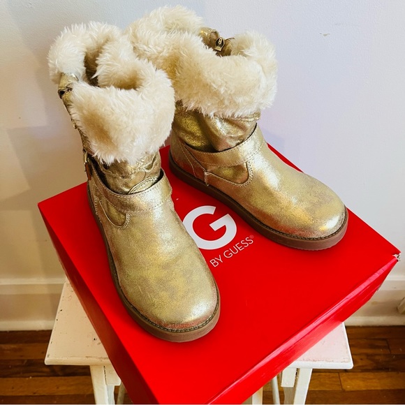 Guess women’s boots like new in box fleece and gold - Picture 1 of 7